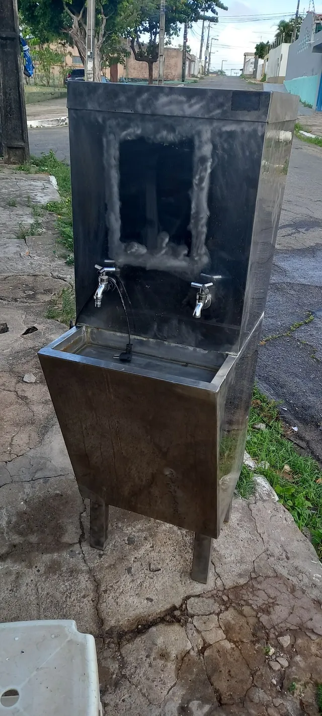 Bebedouro industrial ou escolar
