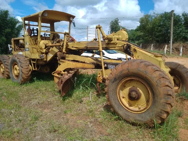 Motoniveladora Caterpillar 120 B ano 88