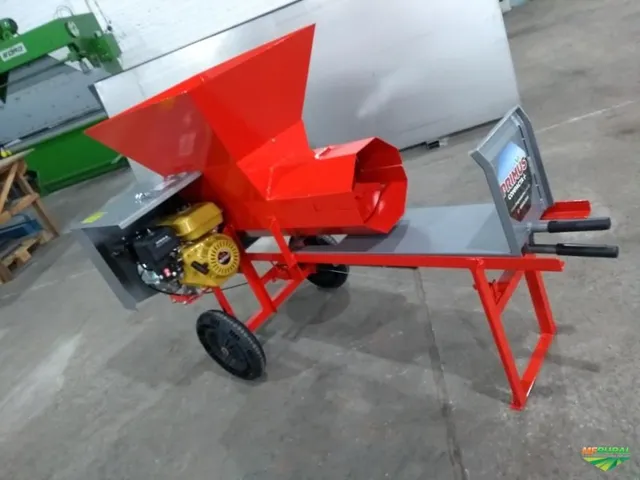 Máquina ensiladeira de silagem compacta +