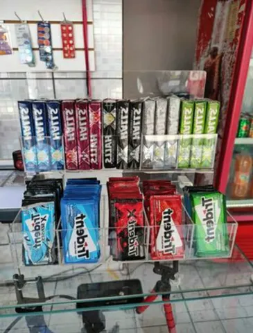 Expositor de acrilico para Halls, Traydent , cigarros e etc