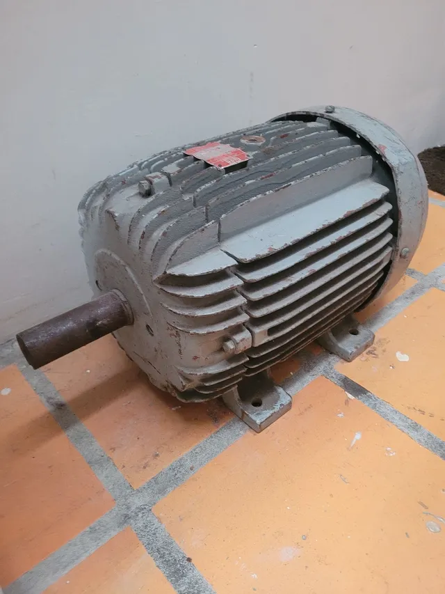 Motor trifásico weg 