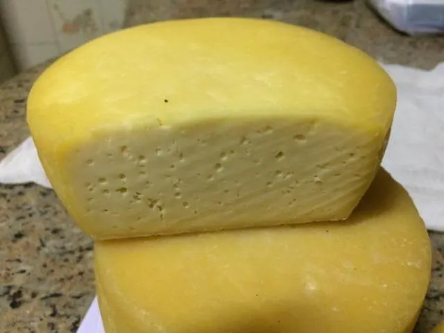 Queijo fresco e meia cura de qualidade