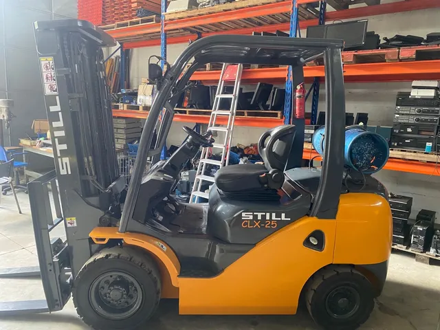Empilhadeira a Combustão 2,5 Ton 