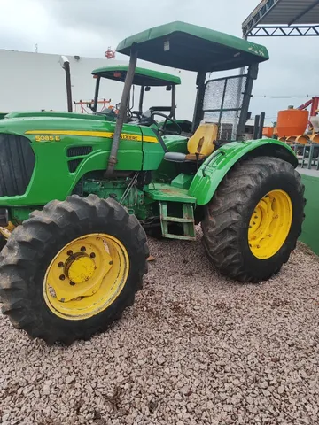 Trator John Deere 5085E 2017 pego gado!!