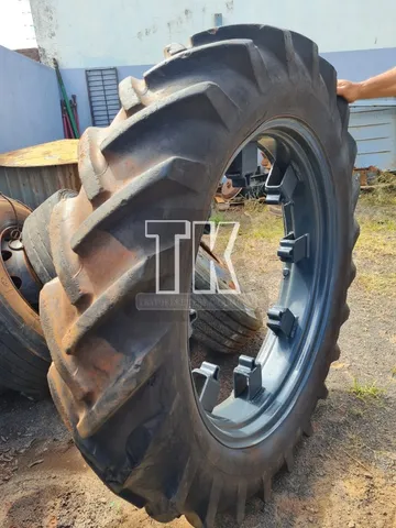 cod.712 - Par de pneus finos 12-4/36 GoodYear - TK Tratores Nova Andradina - MS 