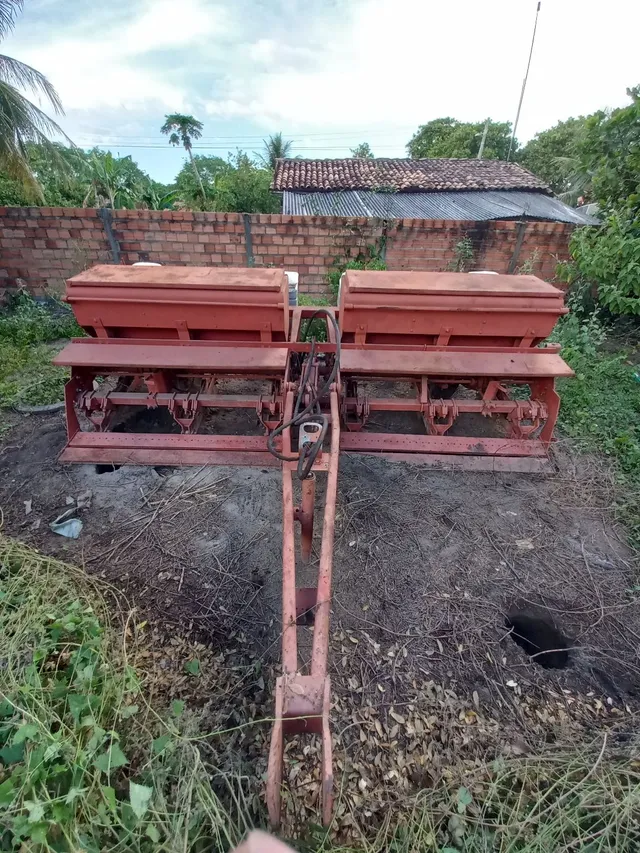 Vendo plantadeira Semeato 
