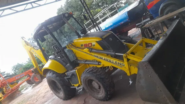 Retroescavadeira New ano 2012