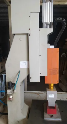 Máquina para Solda de Plásticos à Fusão por Ultrasom