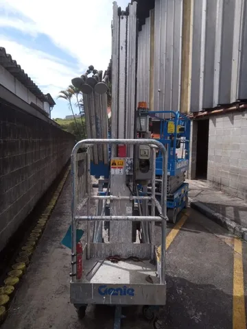 Plataforma Elevatória Genie AWP-40S 2012