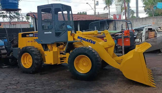 Pá carregadeira WA180 2005