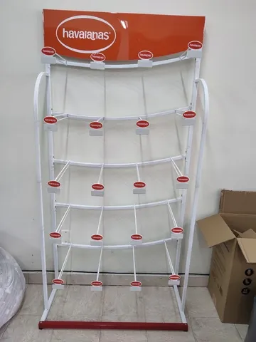 Expositor havaianas