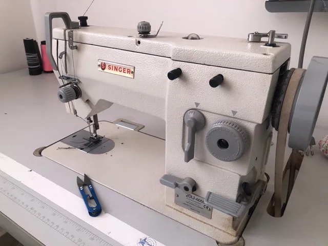 Máquina de costura 