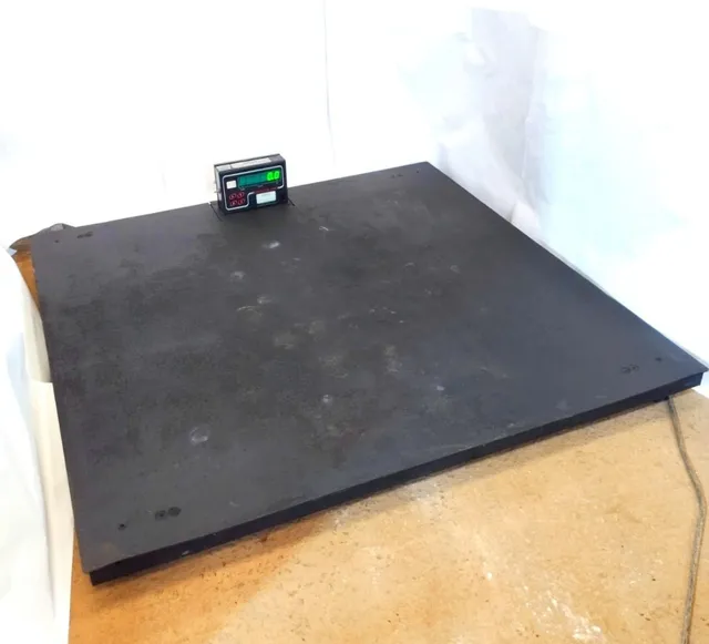 Balança digital plataforma 2.500 kgs Digitron / plataforma reforçada 