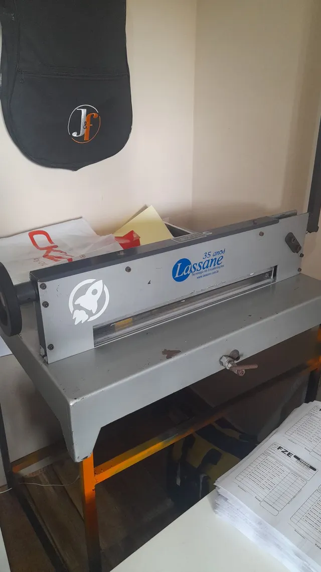 Vendo Guilhotina Semi Industrial Lassane 