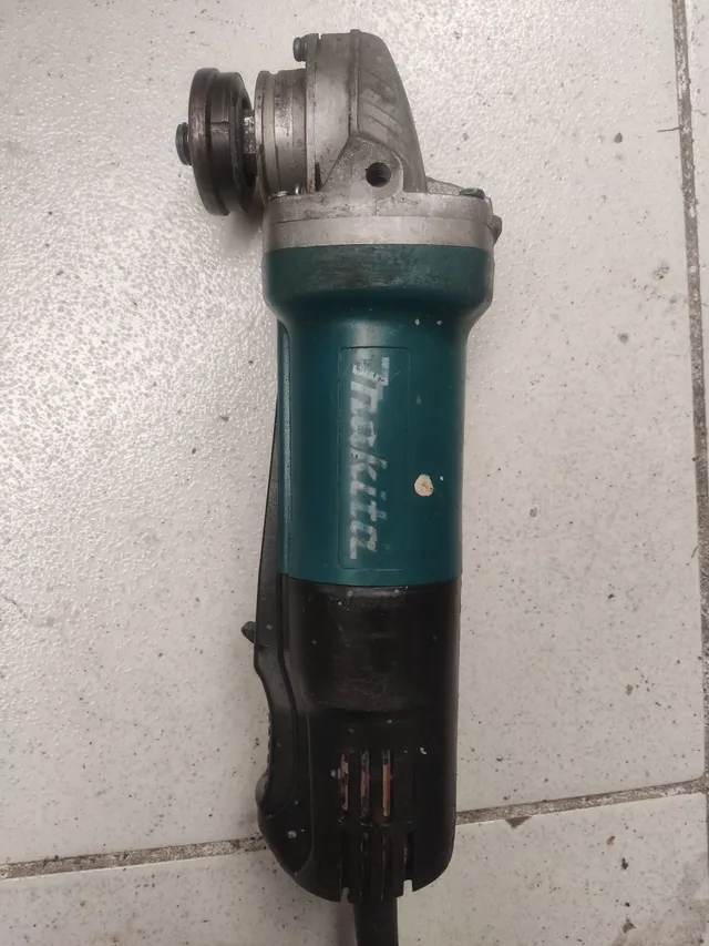 Lixadeira Makita 4"
