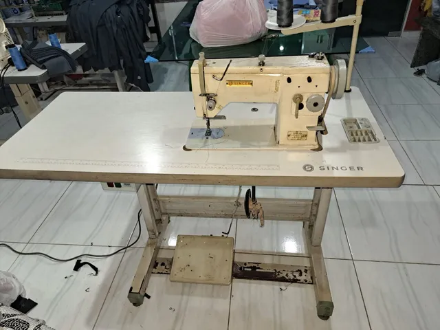 MAQUINA DE COSTURA INDUSTRIAL - COSTURA RETA 