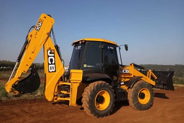 Retroescavadeira JCB 2014.