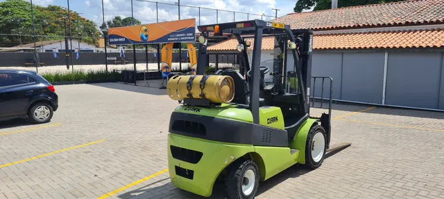 empilhadeira clark c30 2010