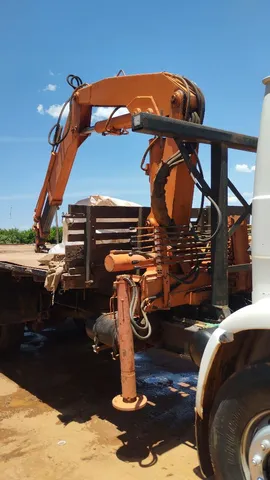 Munck Argos 6,5 pega 1 ton na ponta