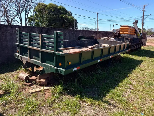 Carroceria metálica caminhão toco 