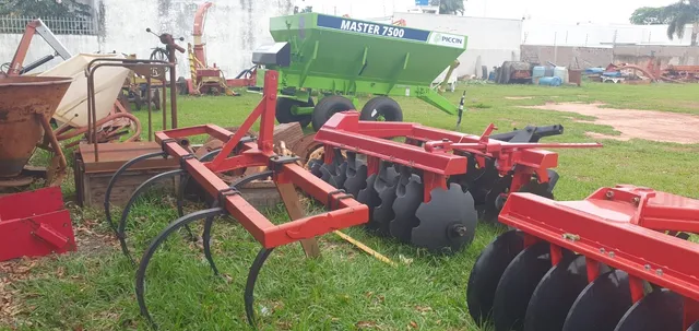 Cultivador 6 hastes 