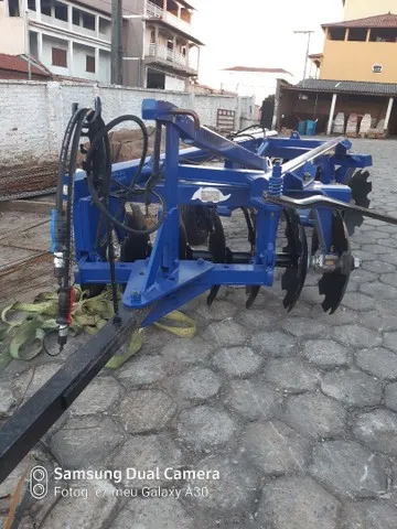Grade aradora para trator