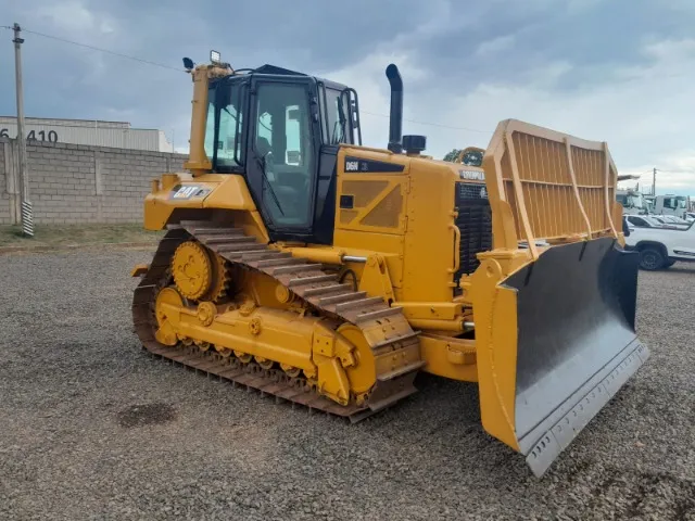 Trator de Esteira CAT D6N