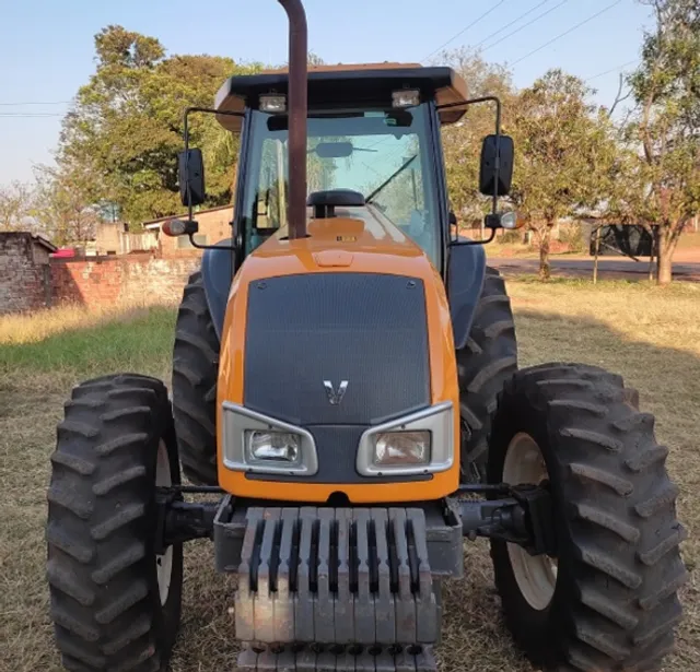 Trator Valtra BM125 2016