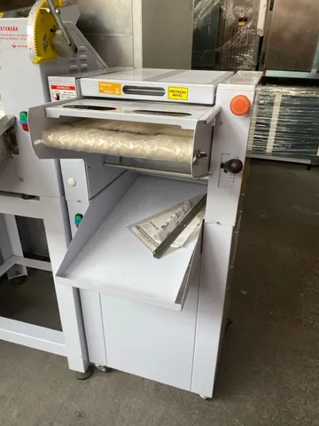 MODELADORA DE PÃO C/GABINETE VENANCIO MSV35NR
