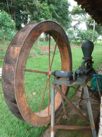 Vendo roda d'água