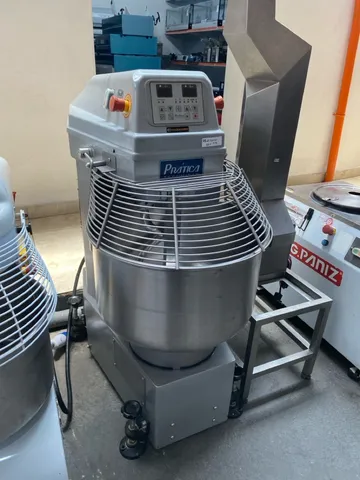 MASSEIRA ESPIRAL 40kg PRÁTICA 220V Trifásica 