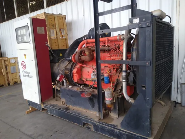 Gerador de Energia 370/350 KVA / Hrs de uso 297