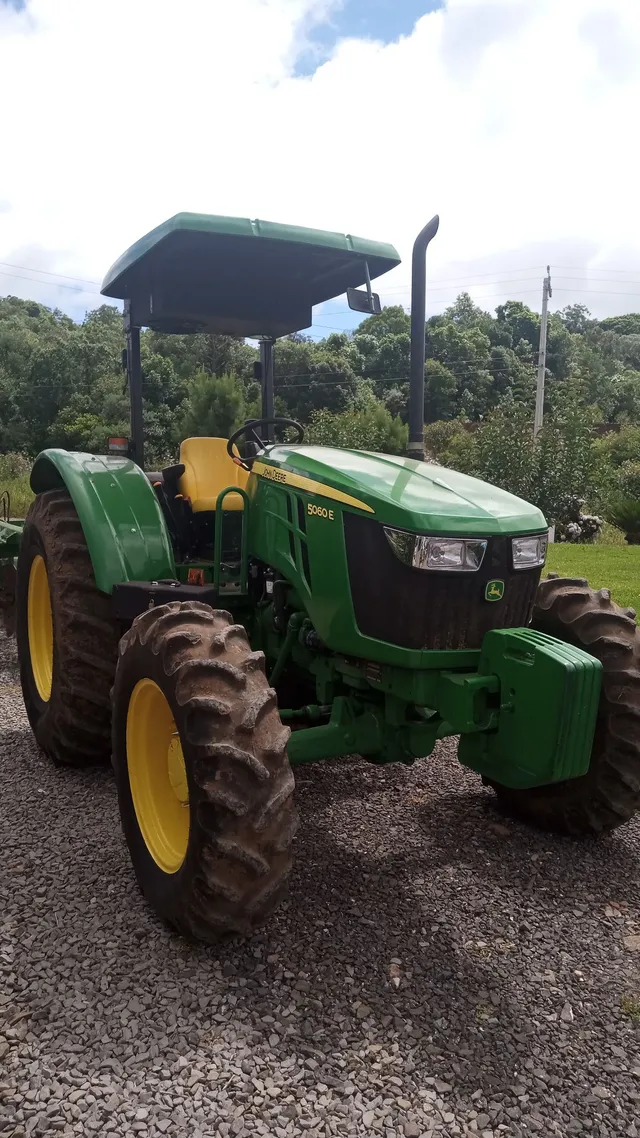 John Deere 5060E