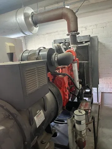 Gerador de Energia 550/500 KVA/ ANO 2013/ Hrs de uso: 2.040