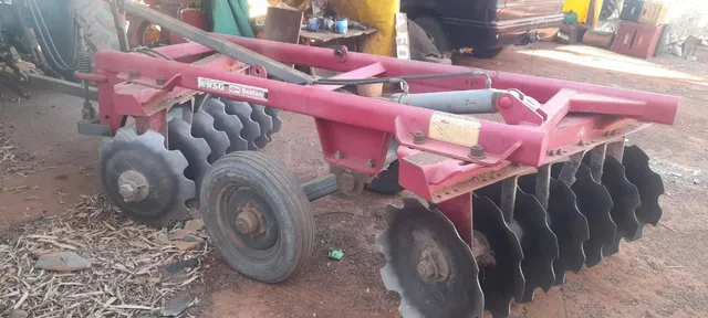 Grade aradora Baldan de 14 discos 