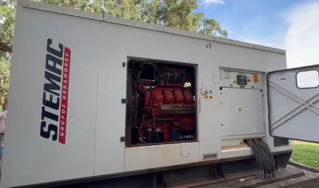 GERADOR DE ENERGIA 700 KVA/ ANO 2015/ HRS DE USO 2000