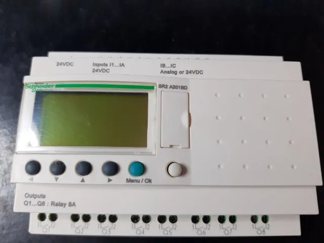 Zelio SR2 A201BD