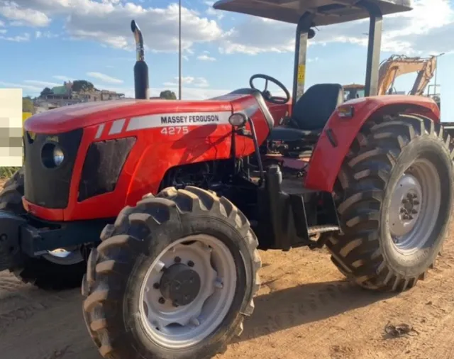 Trator Massey Ferguson 4275 2016