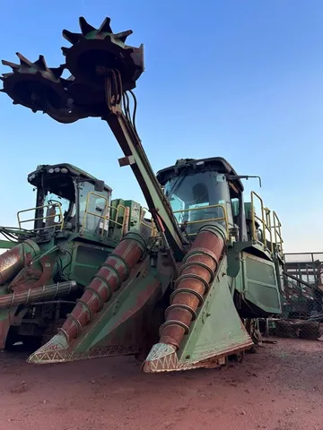Colhedora John Deere 3520 2008