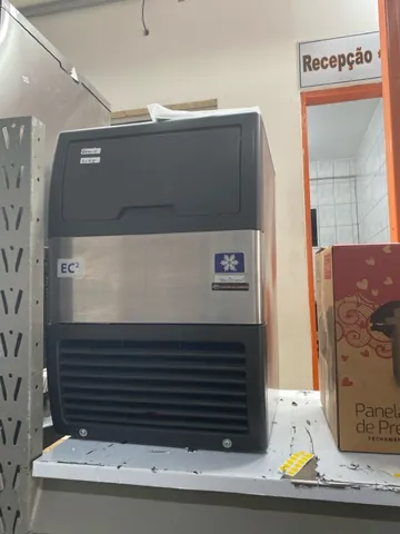 MÁQUINA DE GELO EM CUBO MANITOWOC EC2 60kg