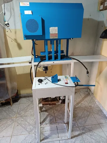 Vendo máquina de chinelo completa
