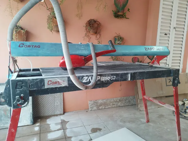 máquina de cortar em meia esquadrilha.