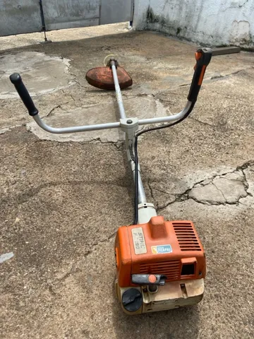 Máquina roçadeira stilh 220