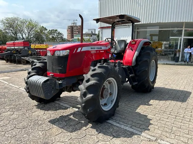 Trator Massey Ferguson MF 4292 ano 2017.