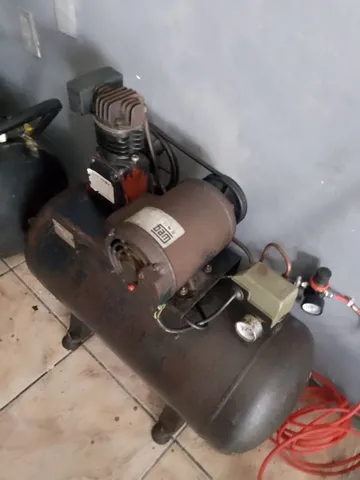 Compressor Schulz 50 litros.