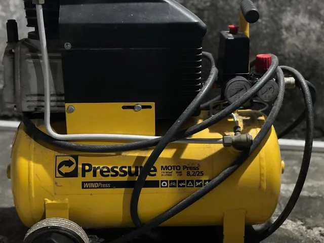 Compressor Pressure Motopress 8,2 pés 25 litros, 127V