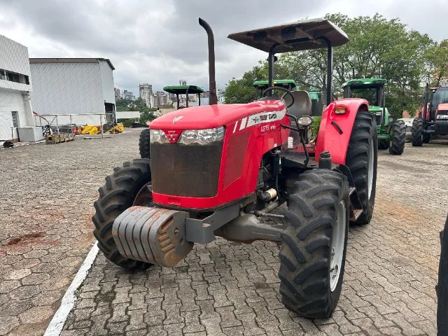 Trator MF 4275 ano 2014.