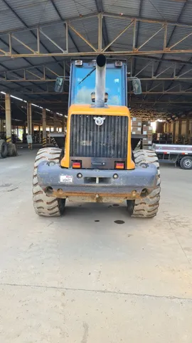 Pá Carregadeira Case 621E 2021