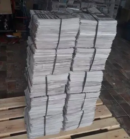JORNAL VELHO E LIMPO