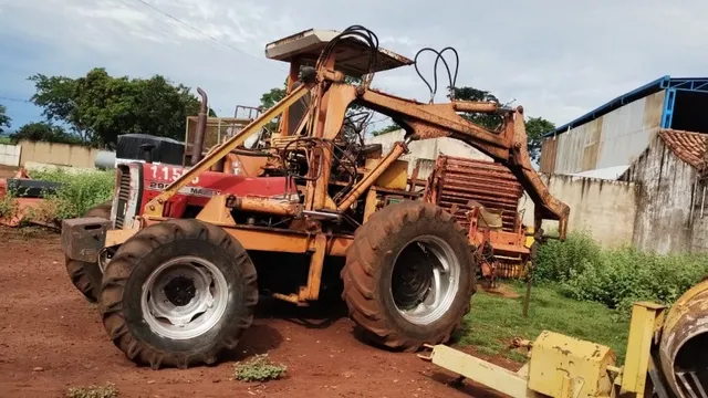Carregadeira Tator Massey Ferguson 290
